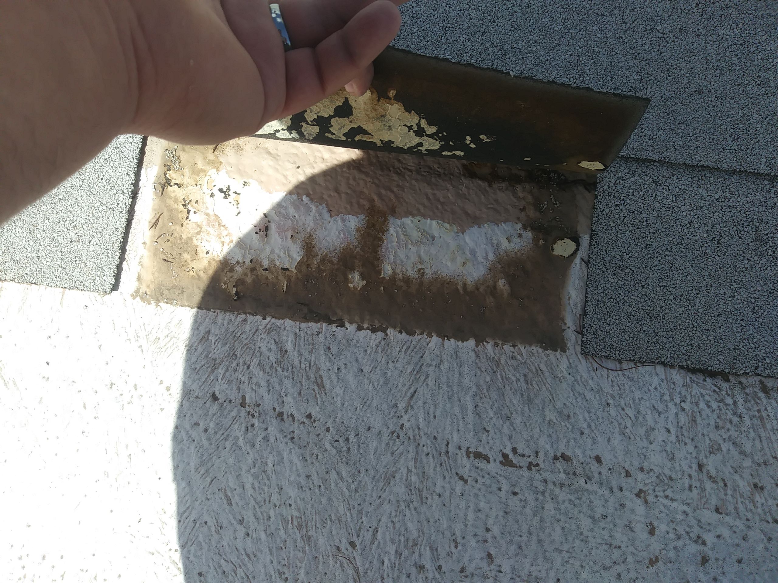 Is there a warranty on the work of the roofing company?